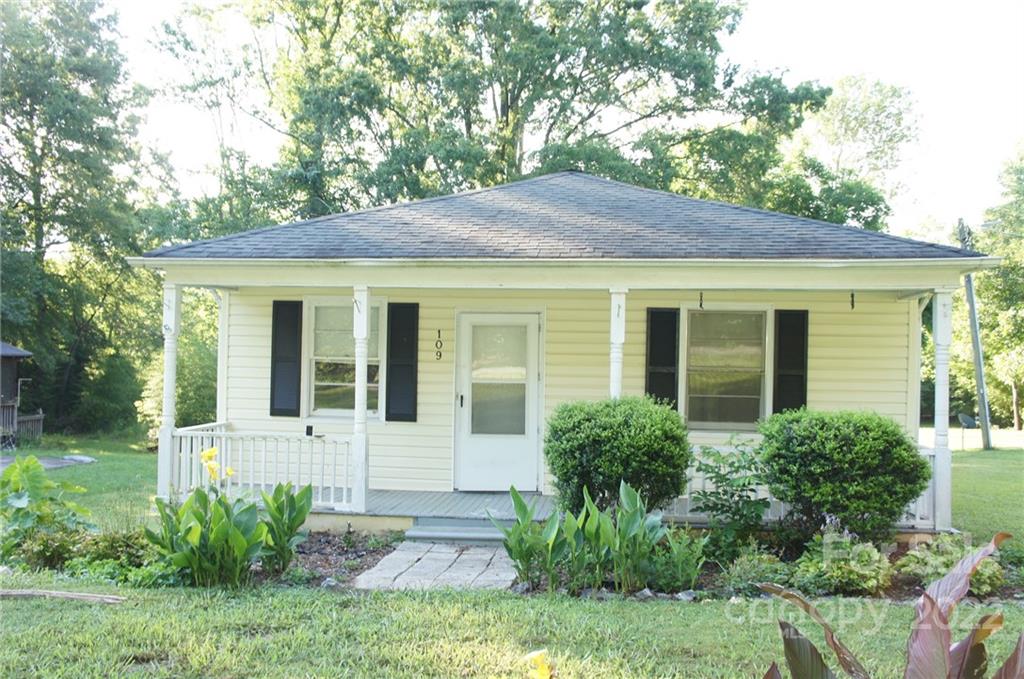 109 & 111 S Oak Street