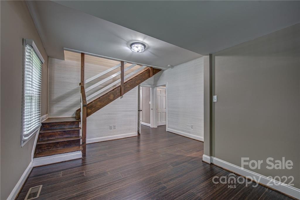 2433 Puetts Chapel Road