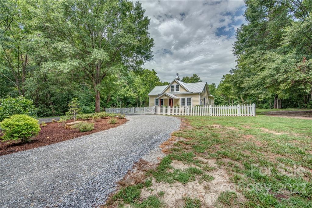 2433 Puetts Chapel Road