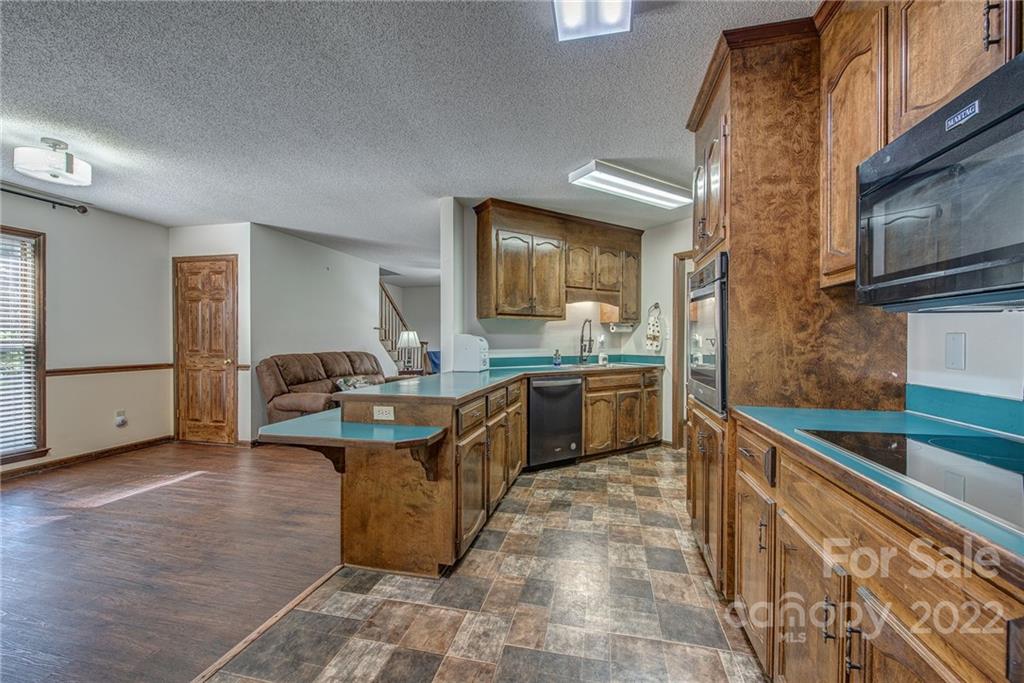 112 Louisbourg Court