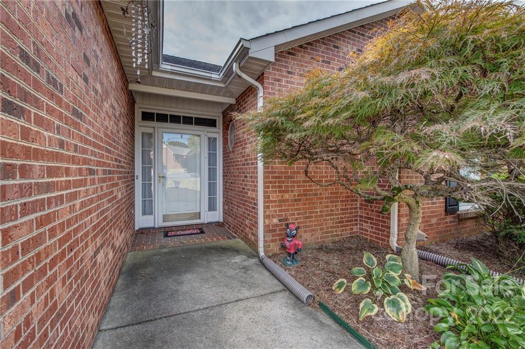 1927 Connemara Court