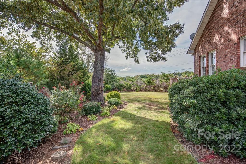 1927 Connemara Court