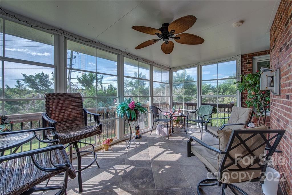 1927 Connemara Court