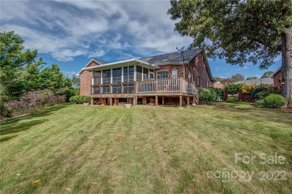 1927 Connemara Court