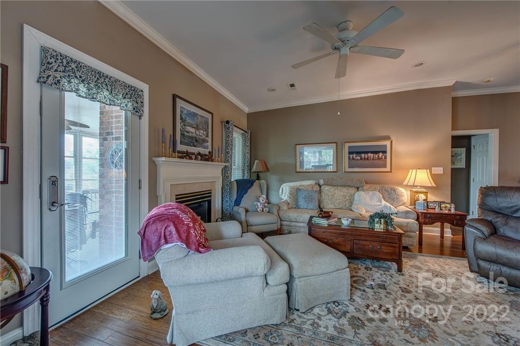 1927 Connemara Court