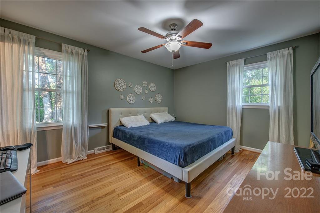 2120 Clearview Court