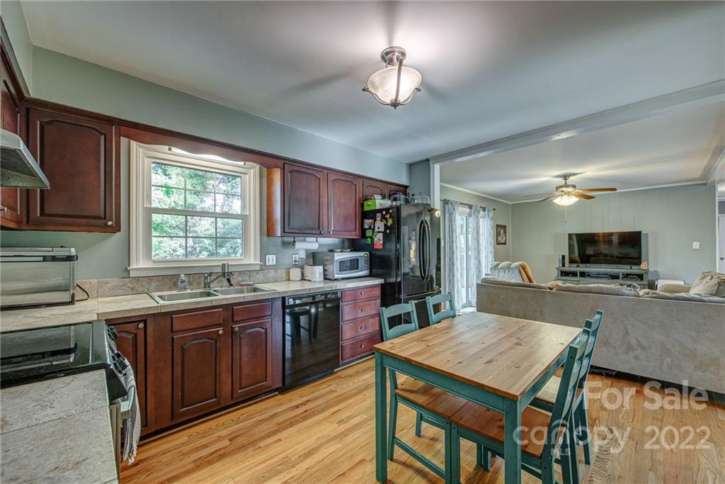 2120 Clearview Court