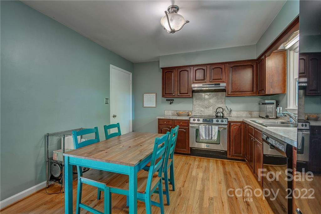 2120 Clearview Court