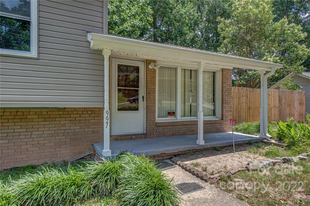 997 Green Circle Drive
