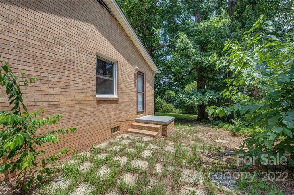 997 Green Circle Drive