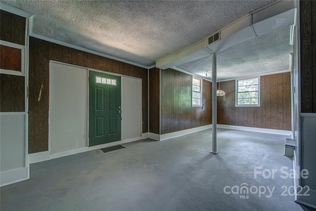 997 Green Circle Drive