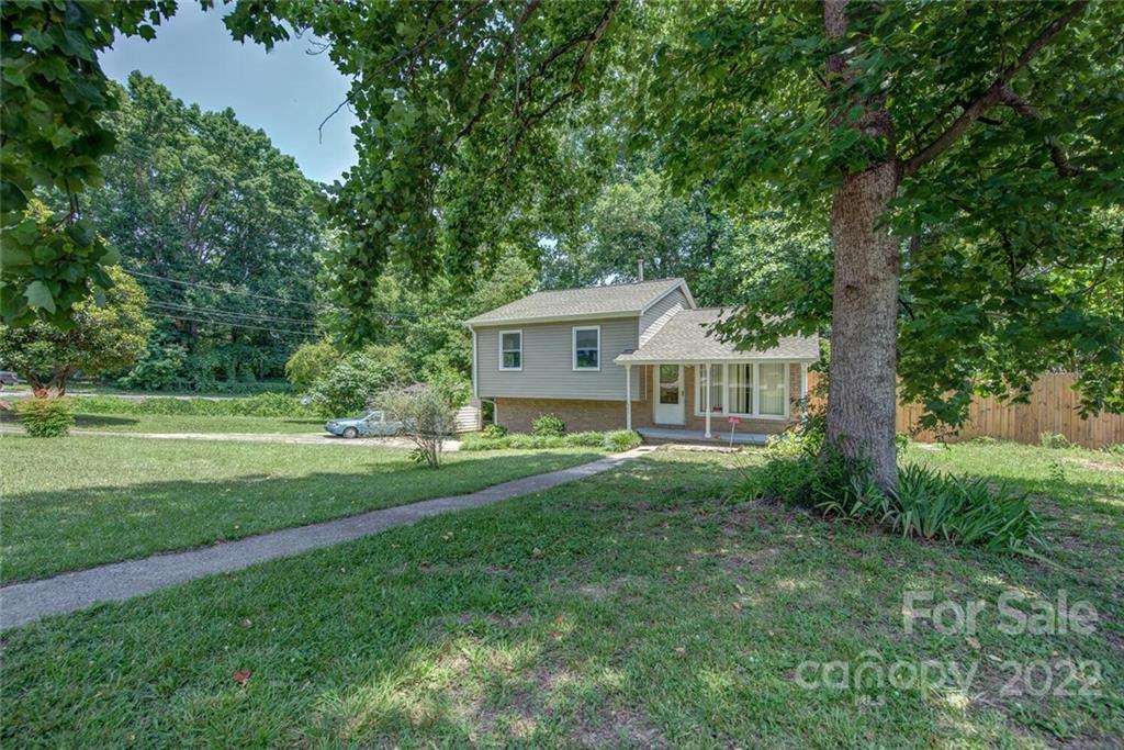 997 Green Circle Drive