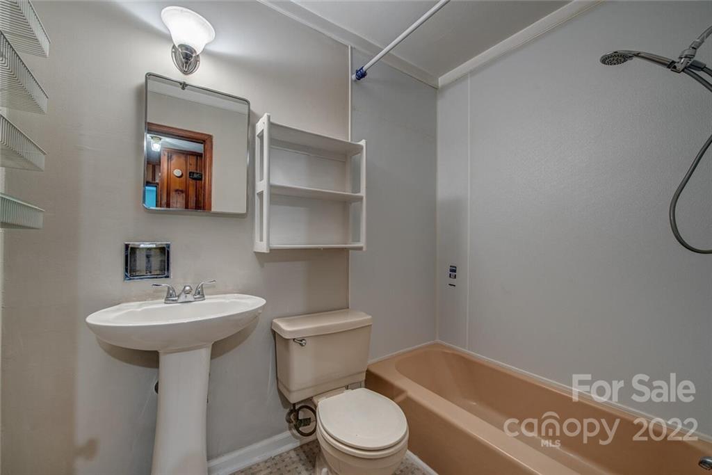 997 Green Circle Drive