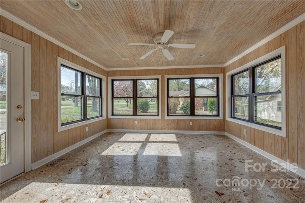 1216 Huntsmoor Drive