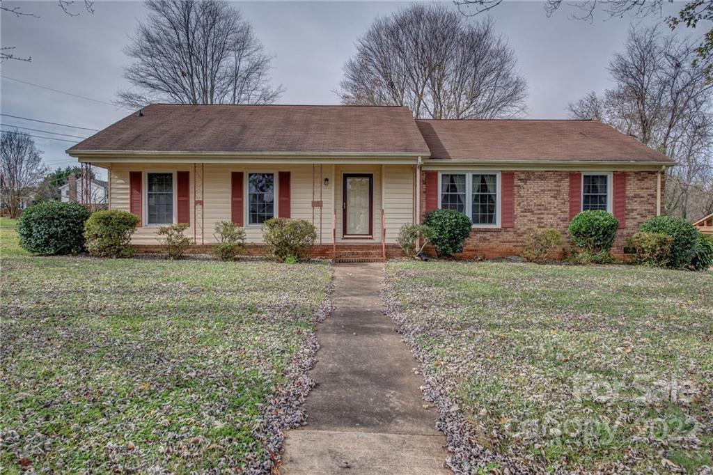 1216 Huntsmoor Drive