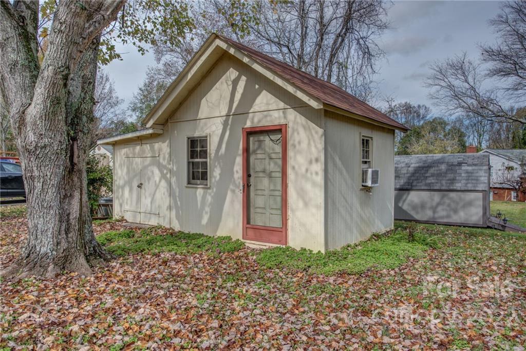 1216 Huntsmoor Drive