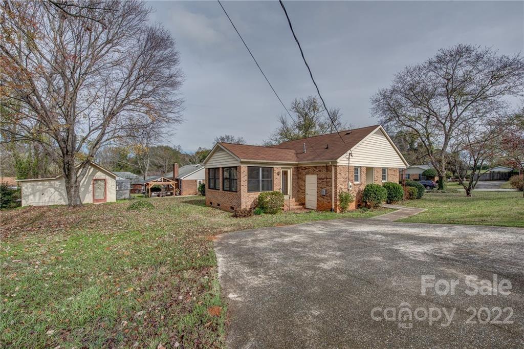1216 Huntsmoor Drive