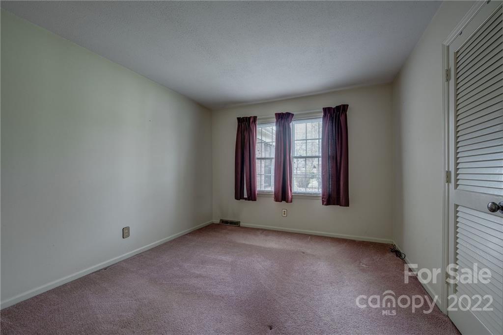 1216 Huntsmoor Drive