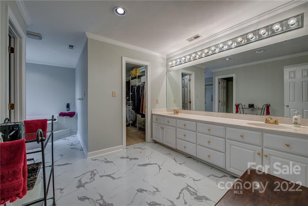 1027 Ramsgate Drive