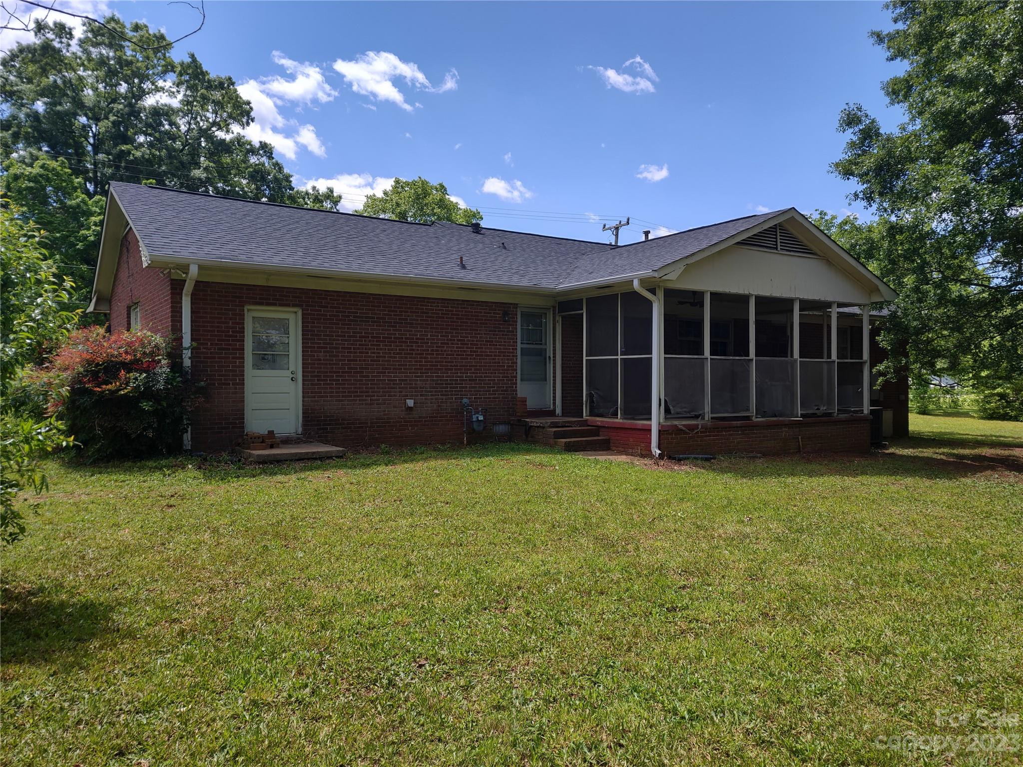 120 Maple Circle
