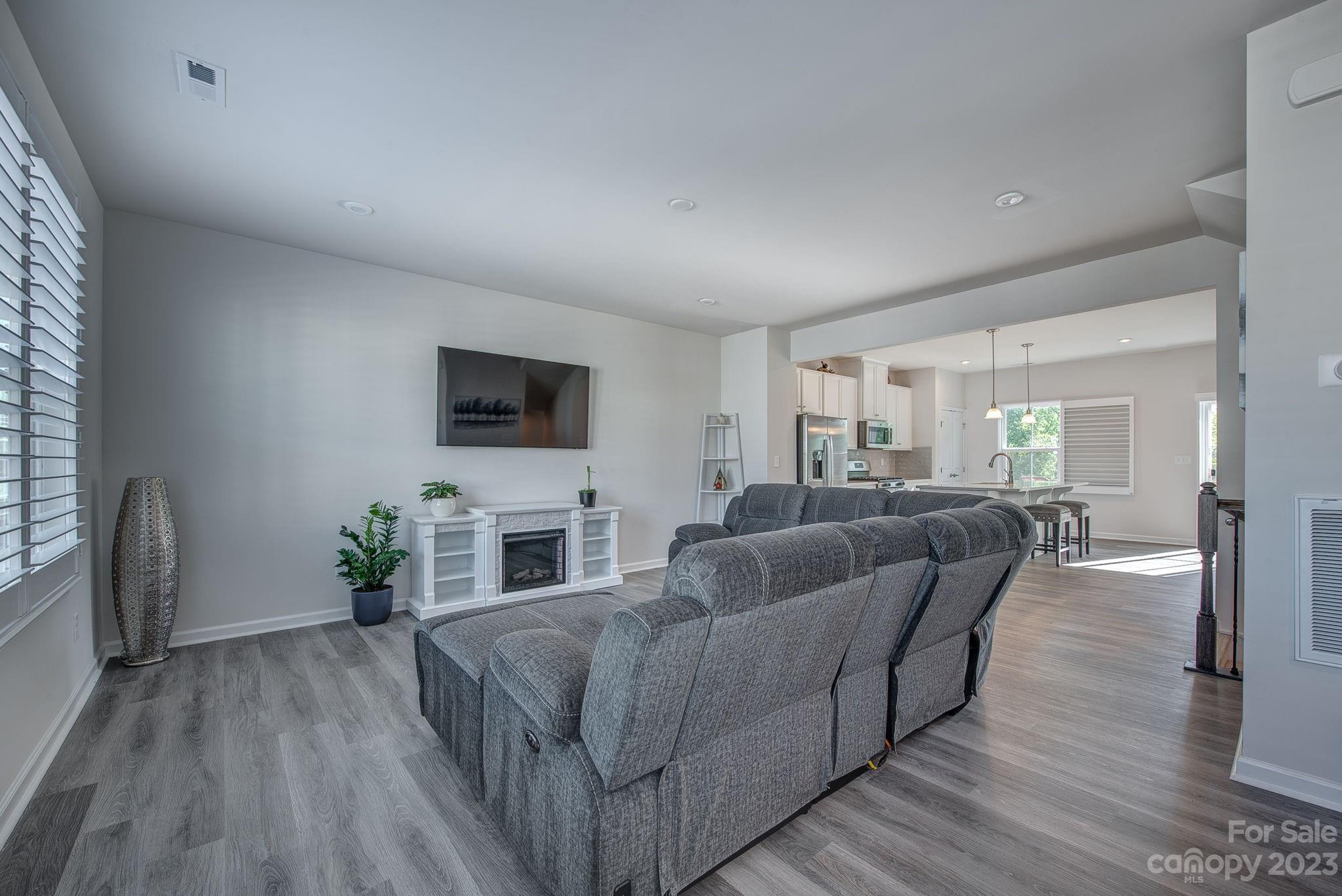 2607 Grantham Place Drive