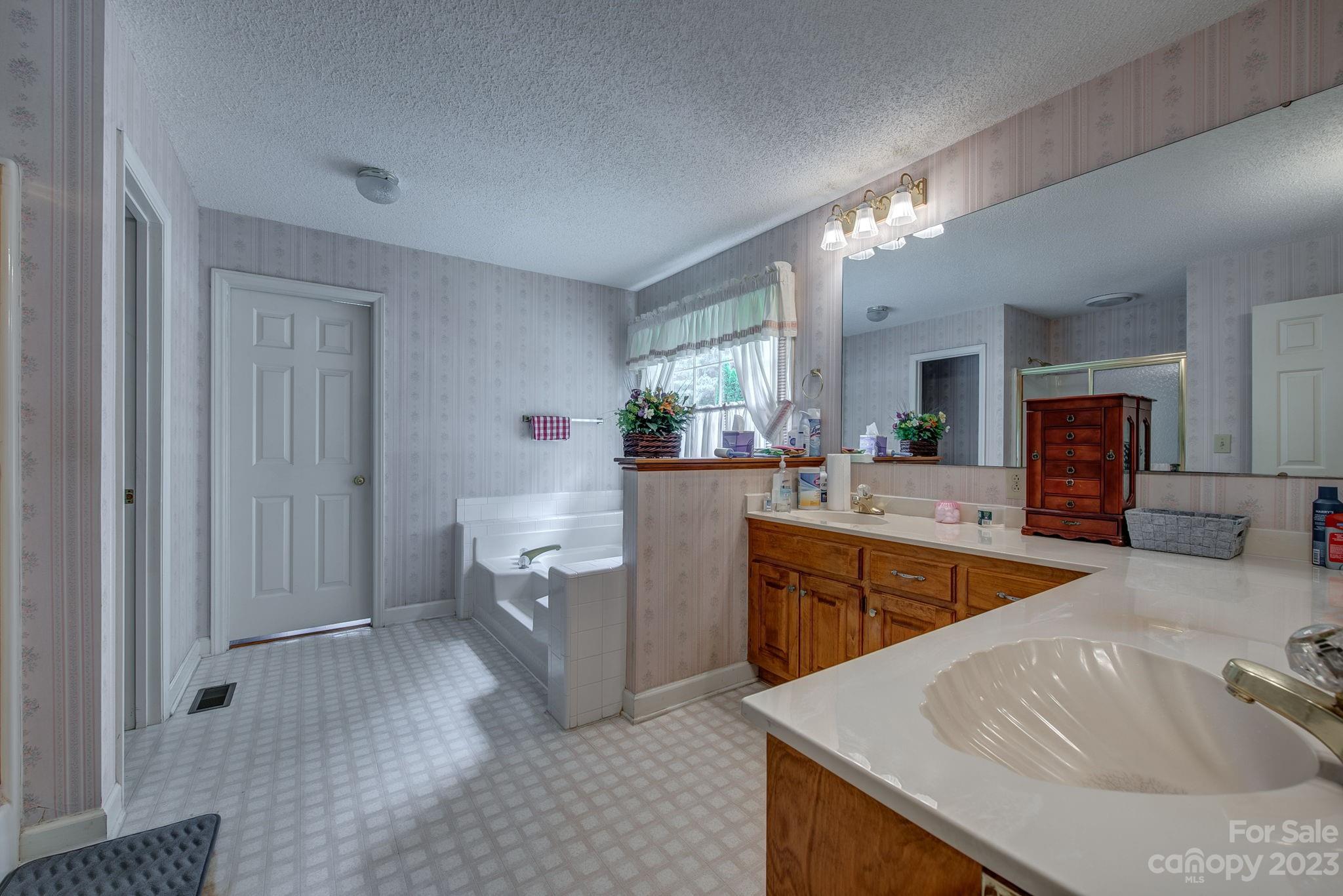 1661 Plantation Trail