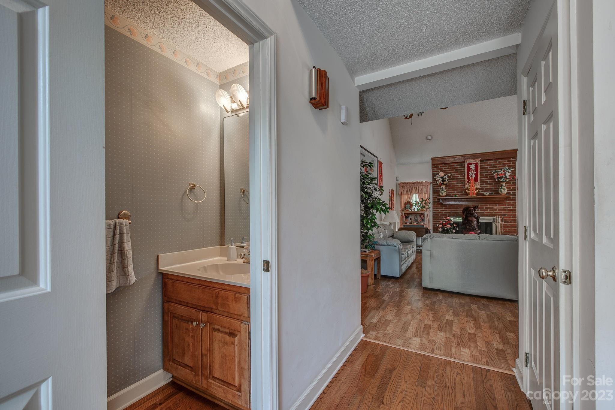 1661 Plantation Trail