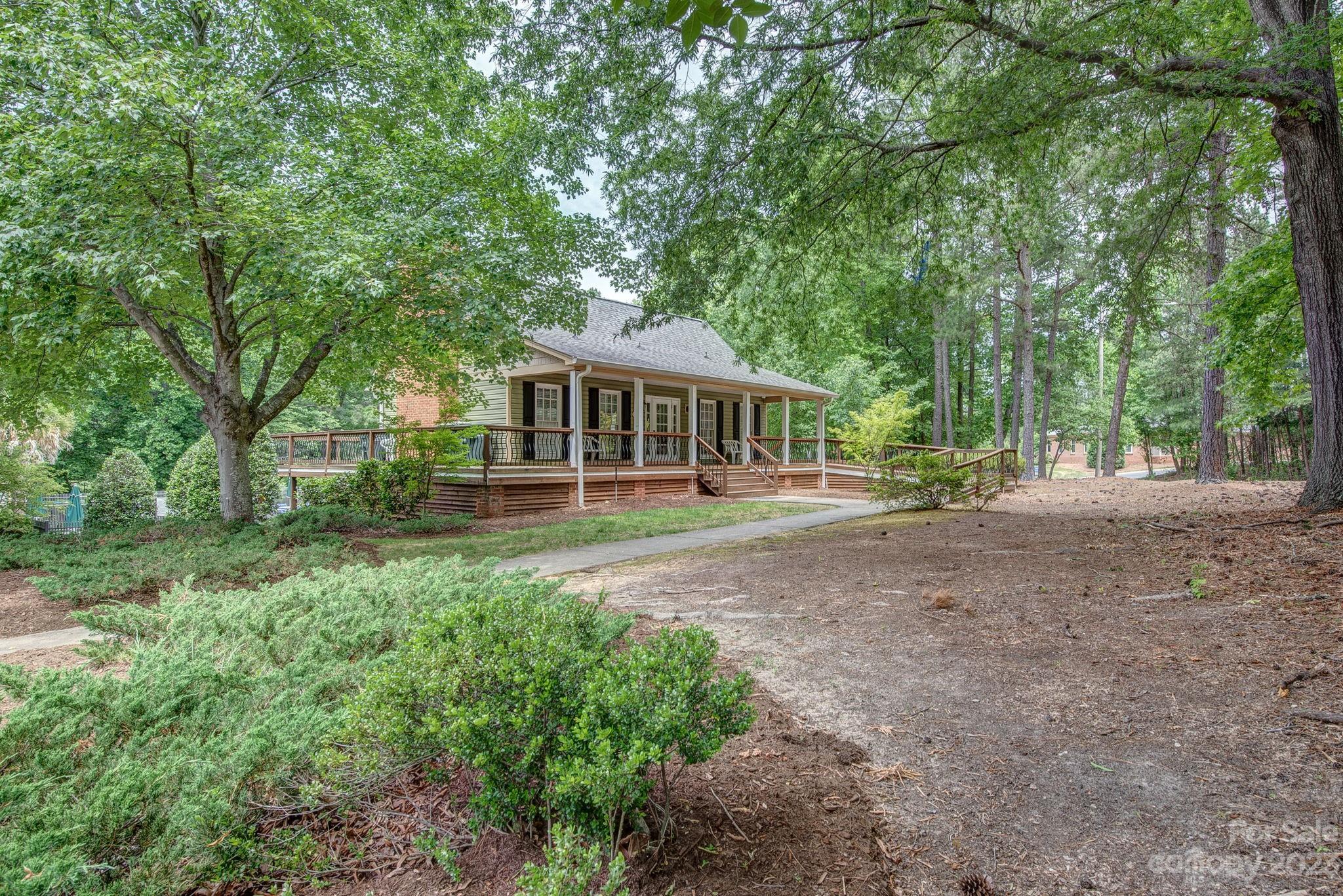 1661 Plantation Trail