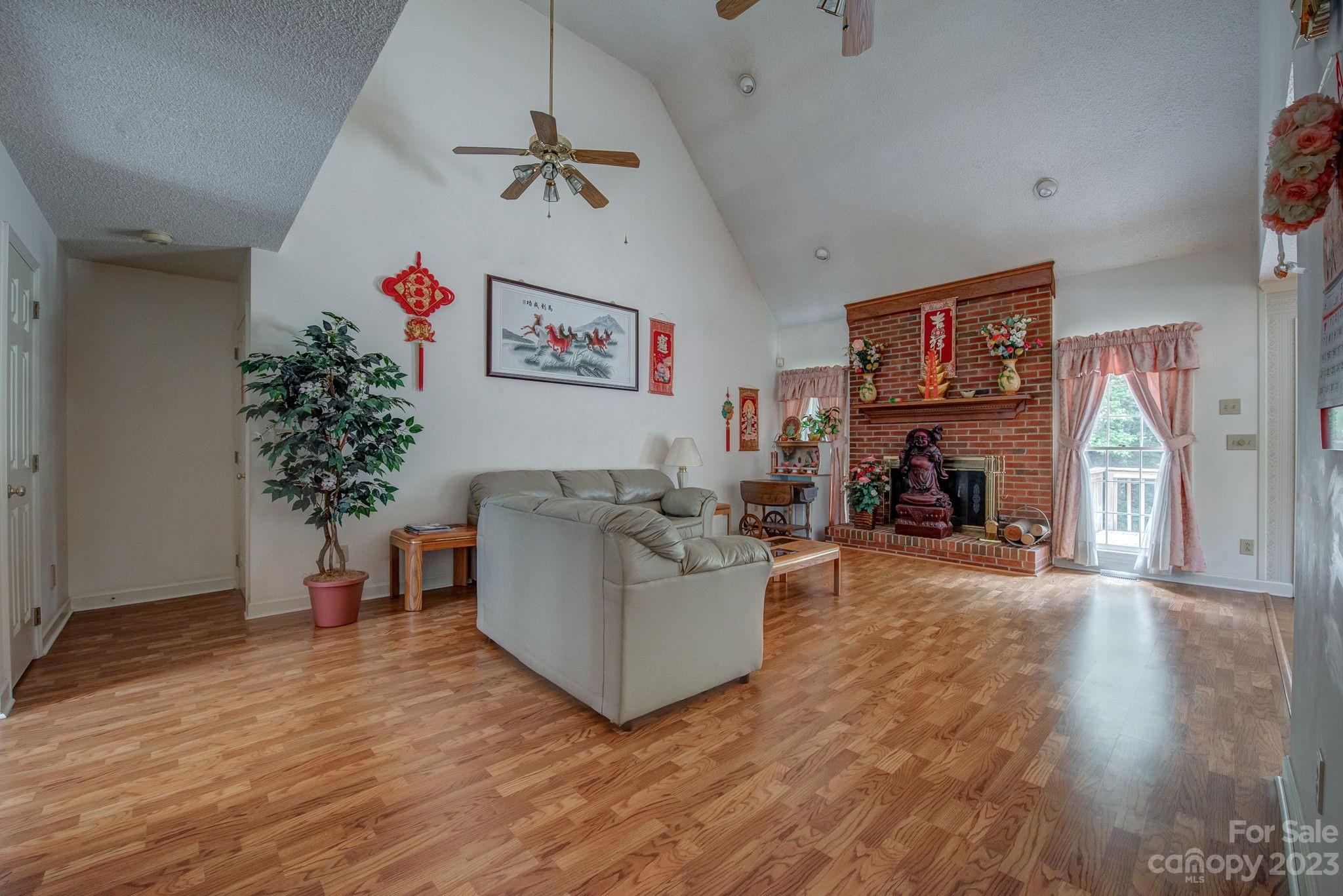 1661 Plantation Trail