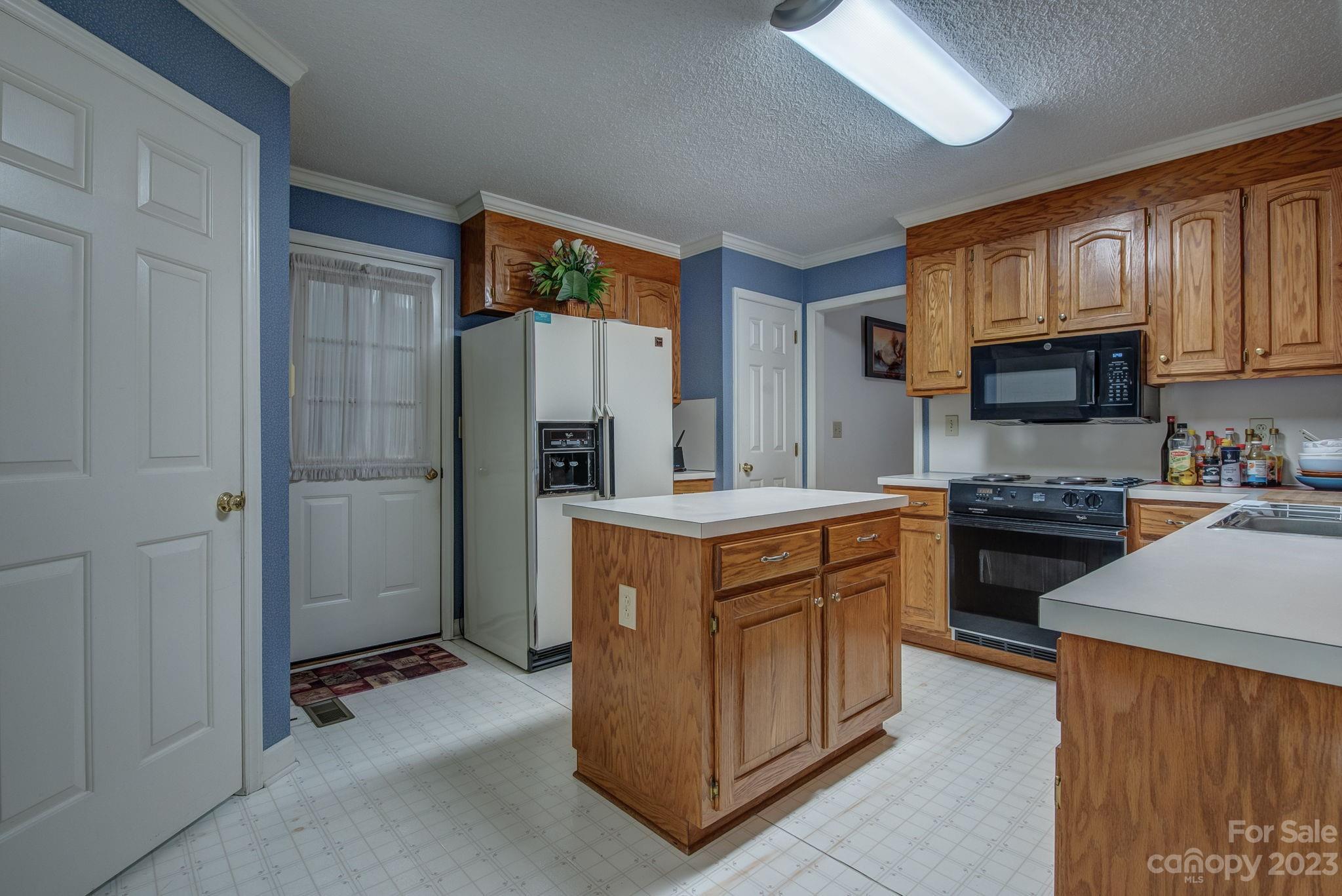 1661 Plantation Trail