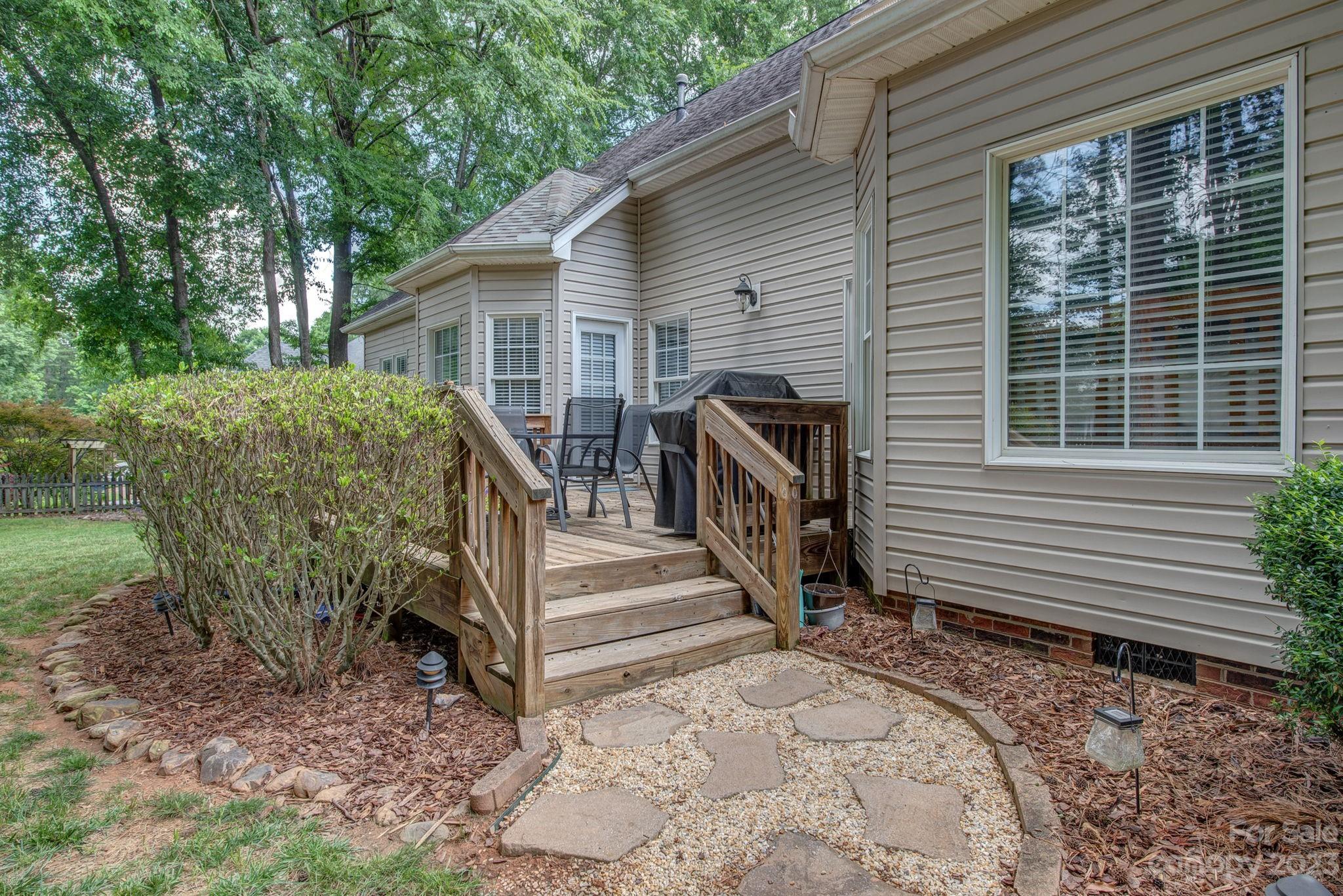 5269 Hickory Knoll Lane