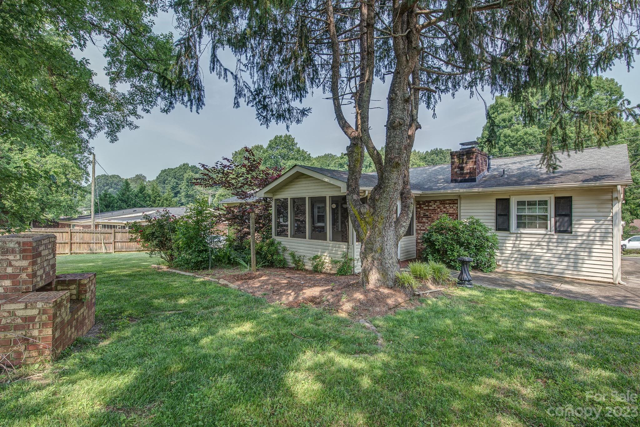 4300 Dawnwood Drive