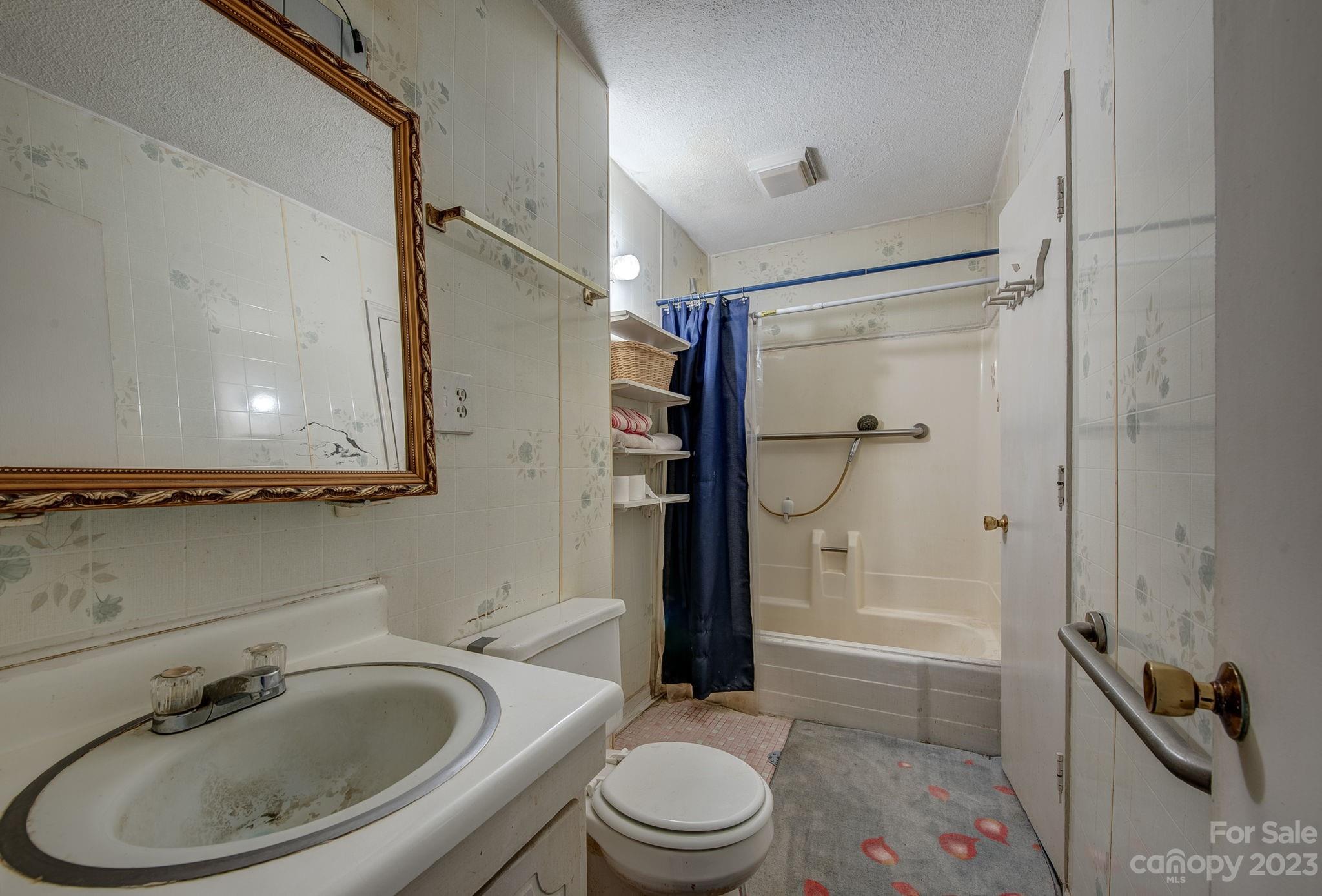 101 Shady Bluff Drive
