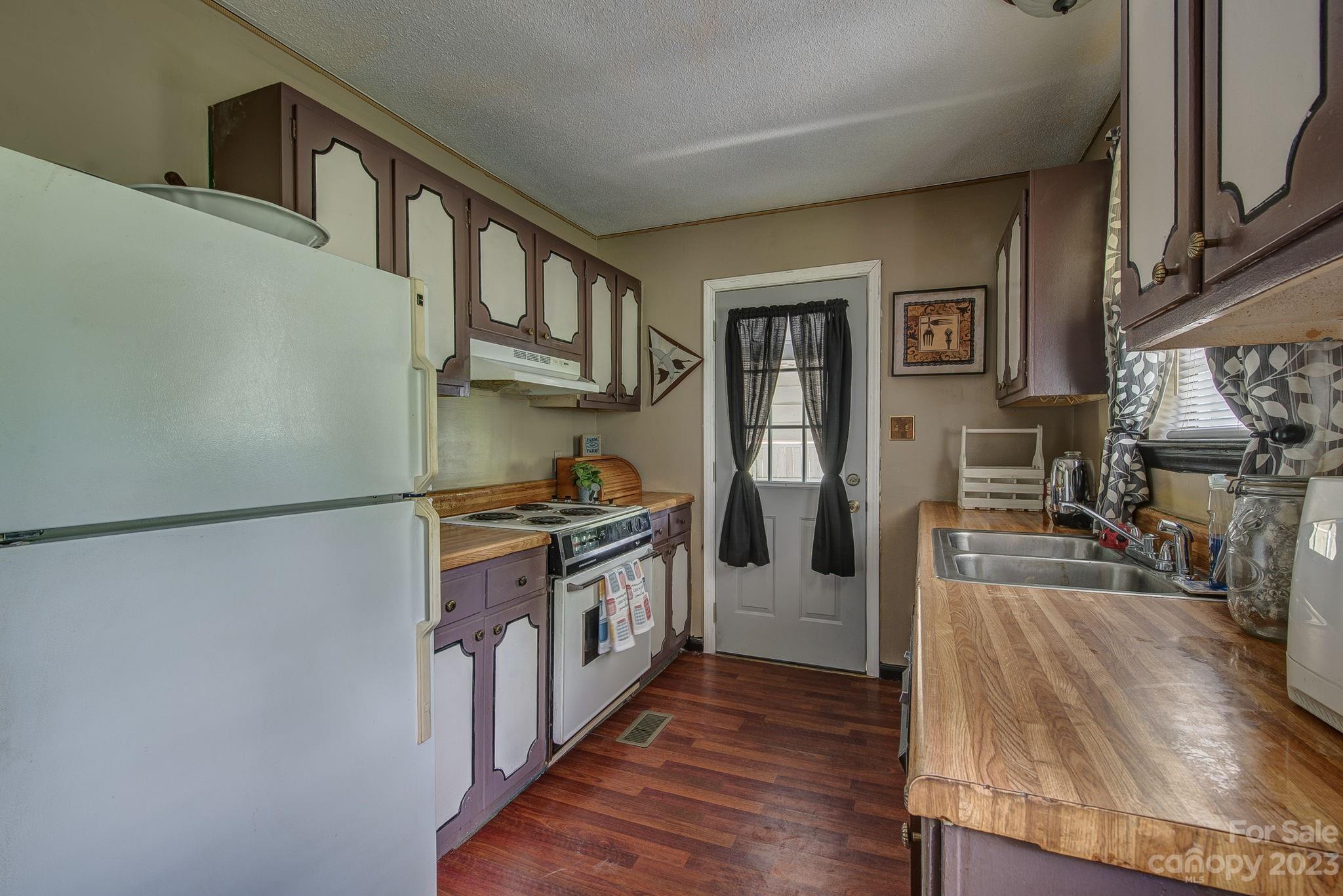 101 Shady Bluff Drive