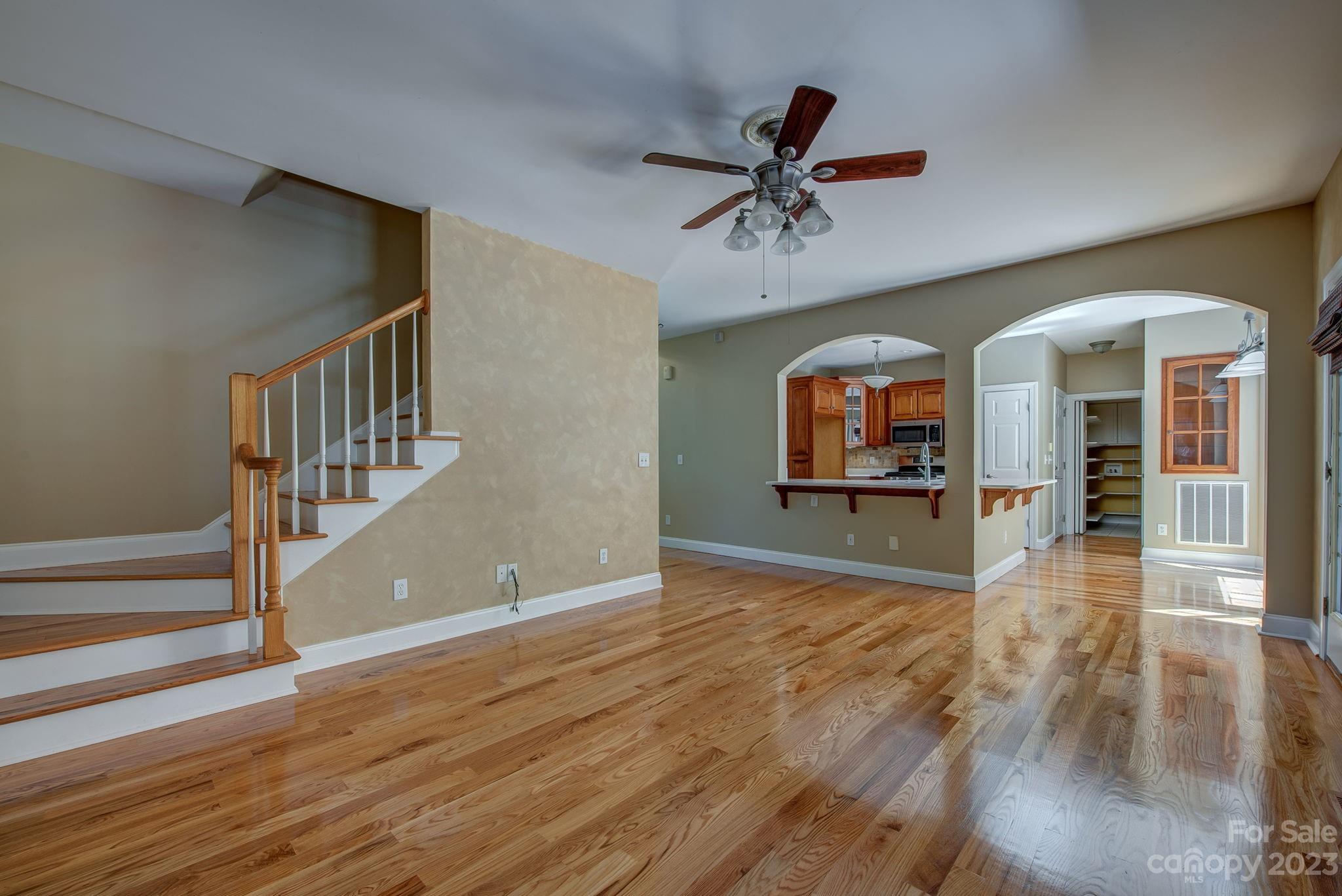 1625 Stallion Way