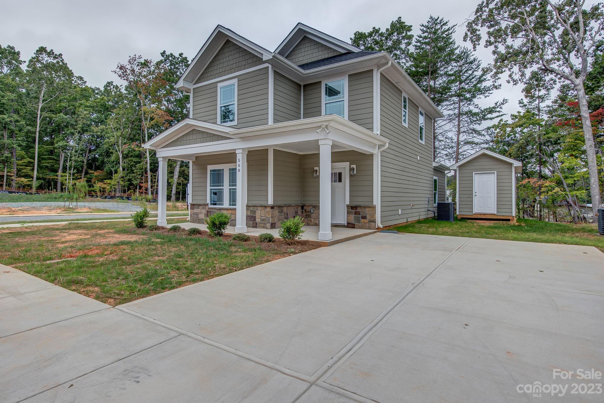 568 Geneva Circle