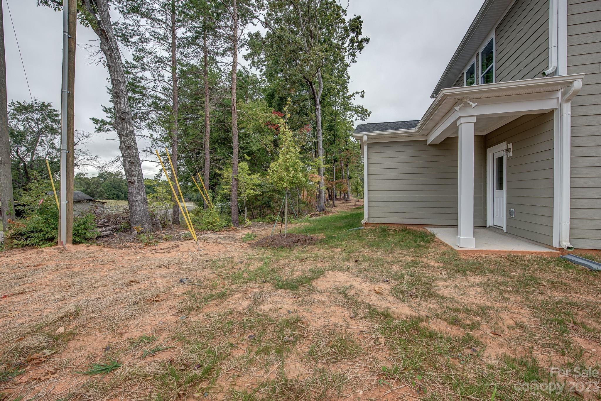 568 Geneva Circle