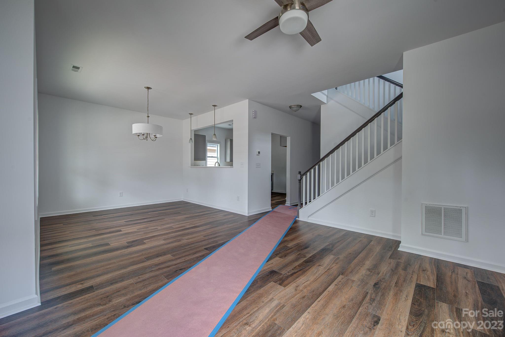 564 Geneva Circle