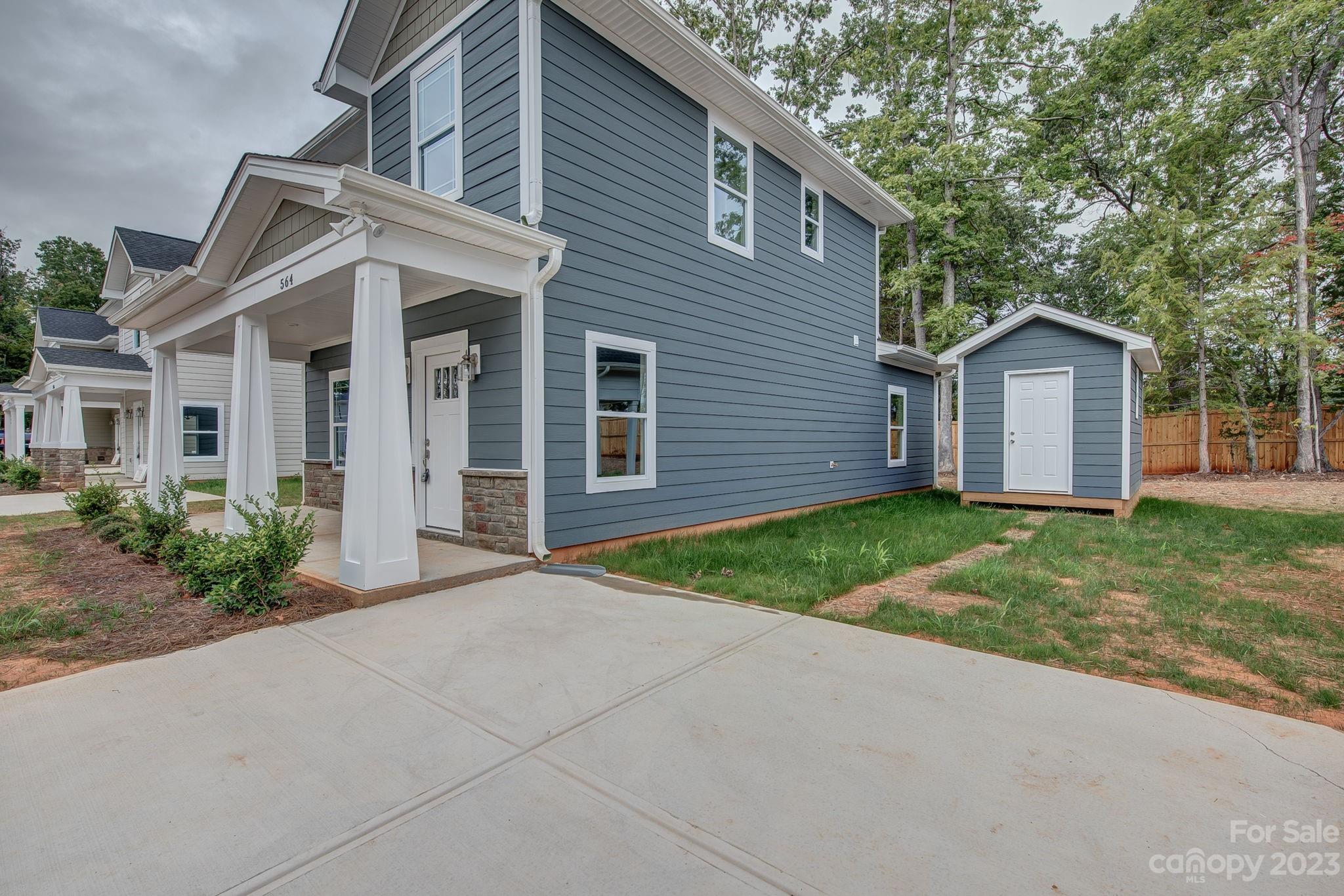 564 Geneva Circle