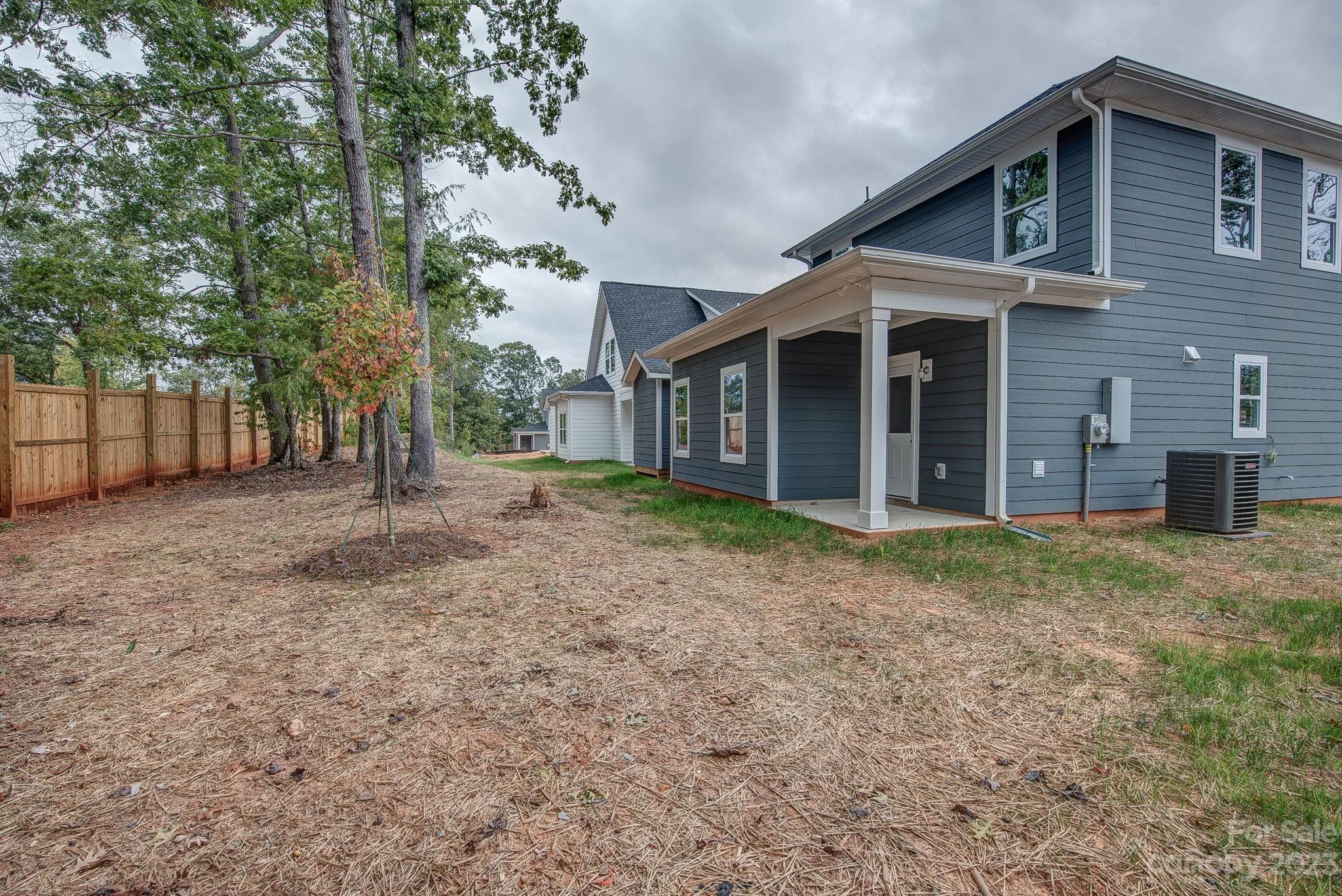 564 Geneva Circle