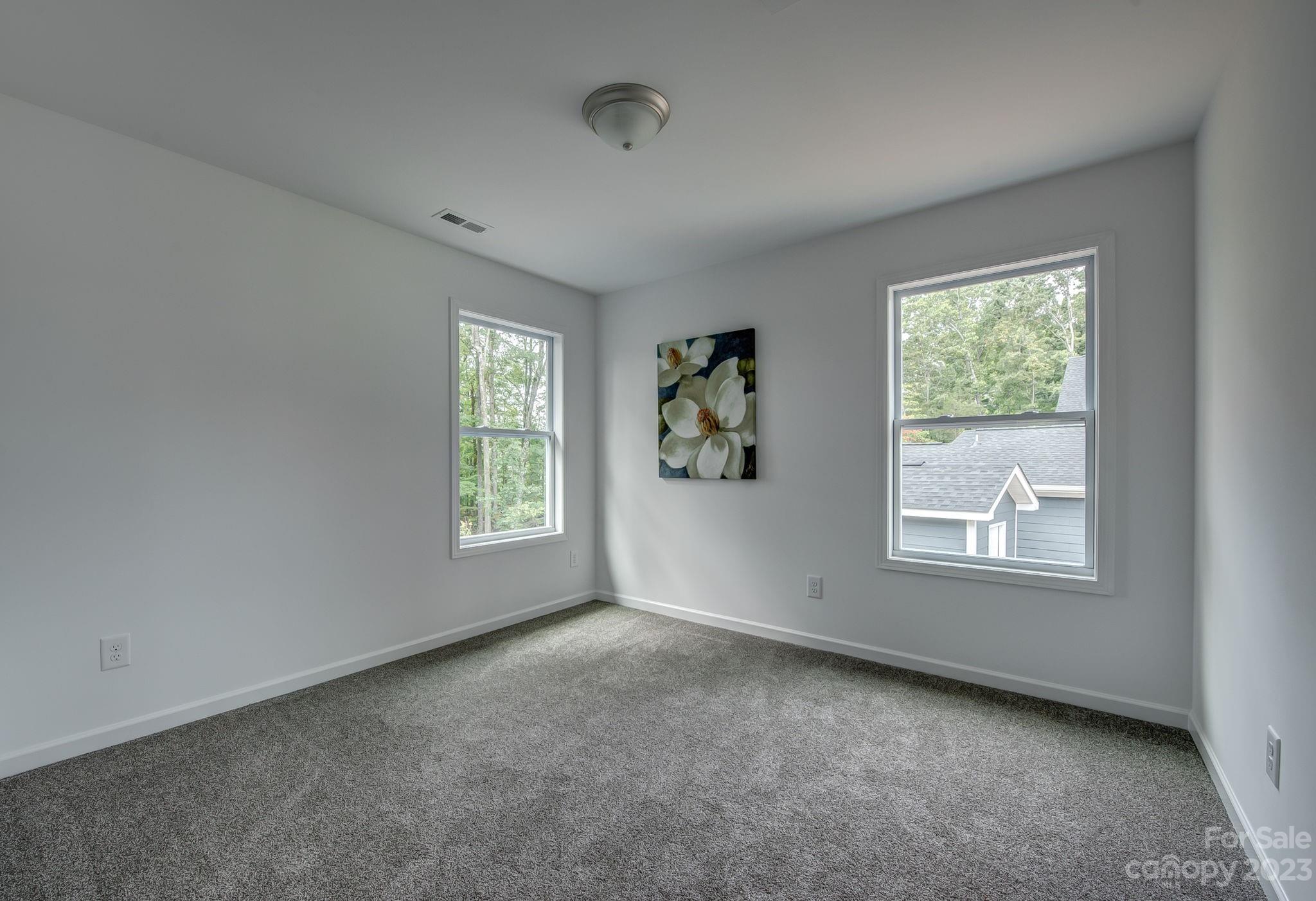 512 Geneva Circle