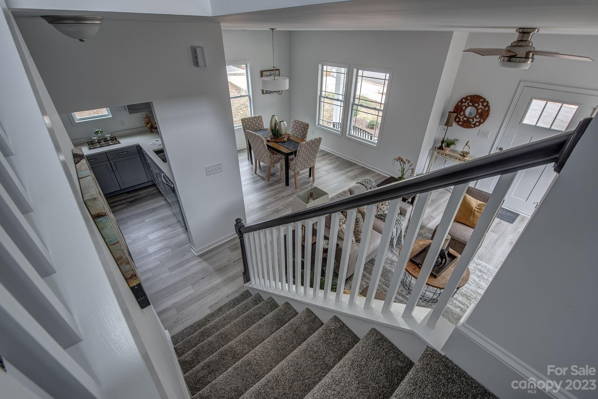 512 Geneva Circle