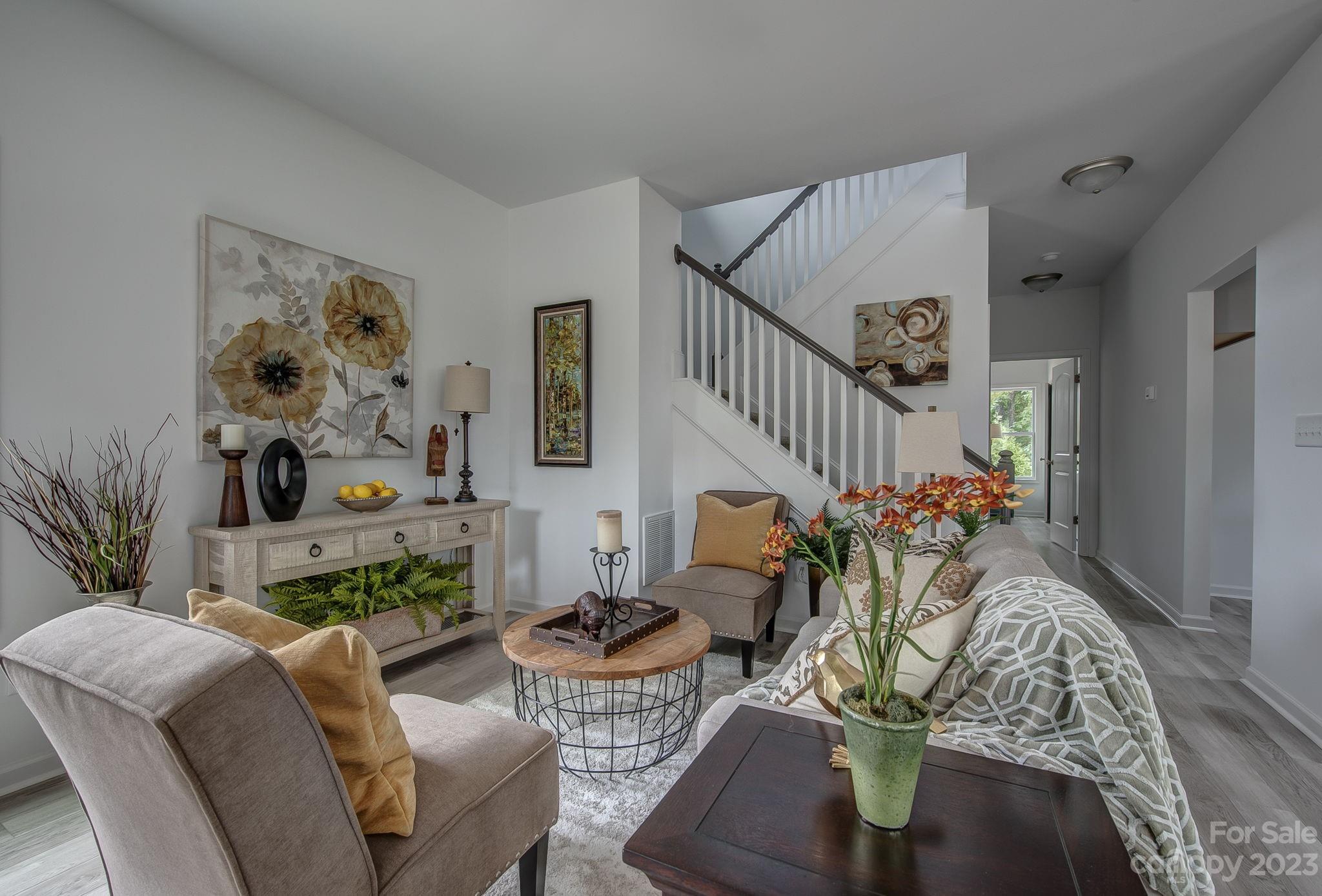 512 Geneva Circle