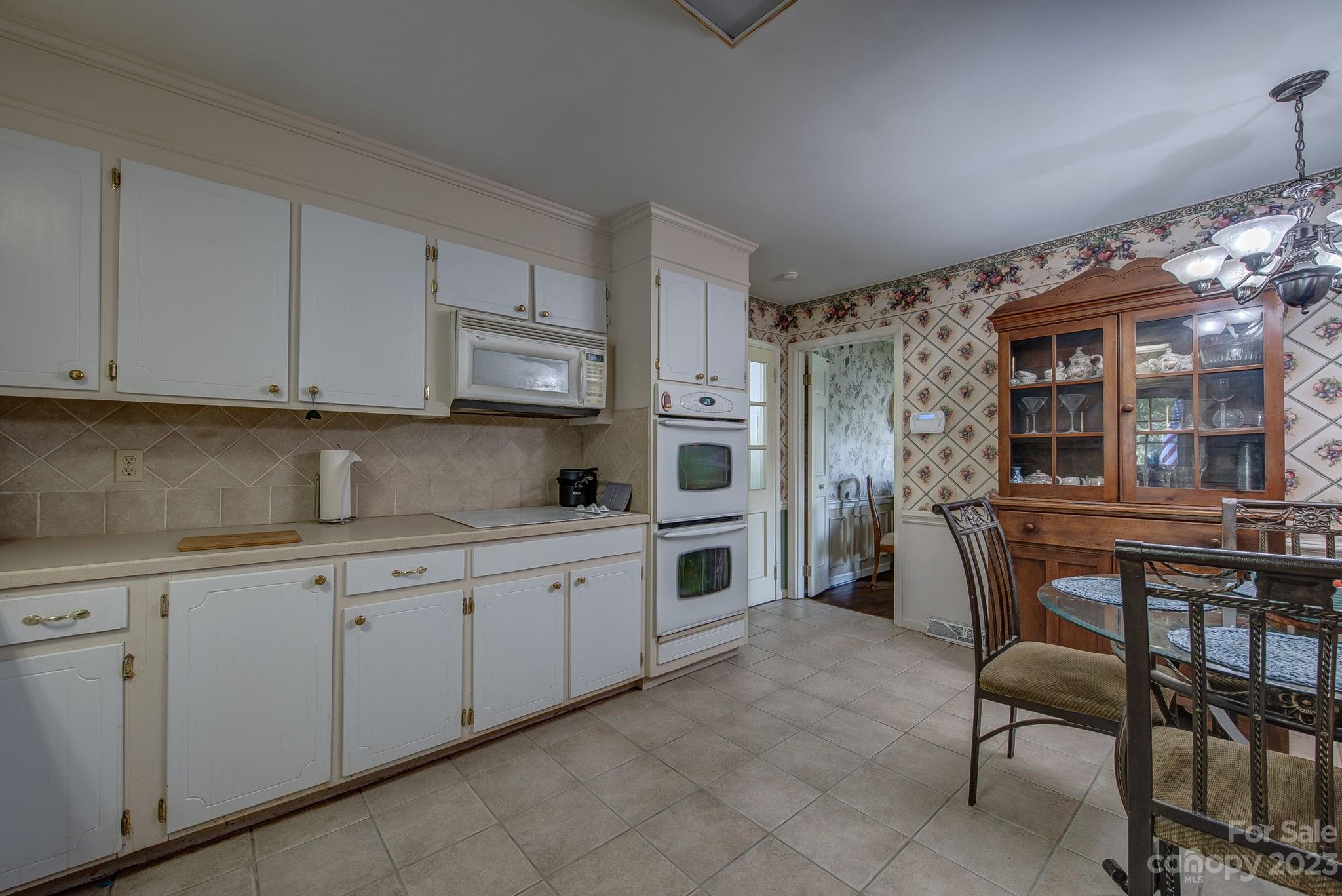 1105 Dumbarton Road