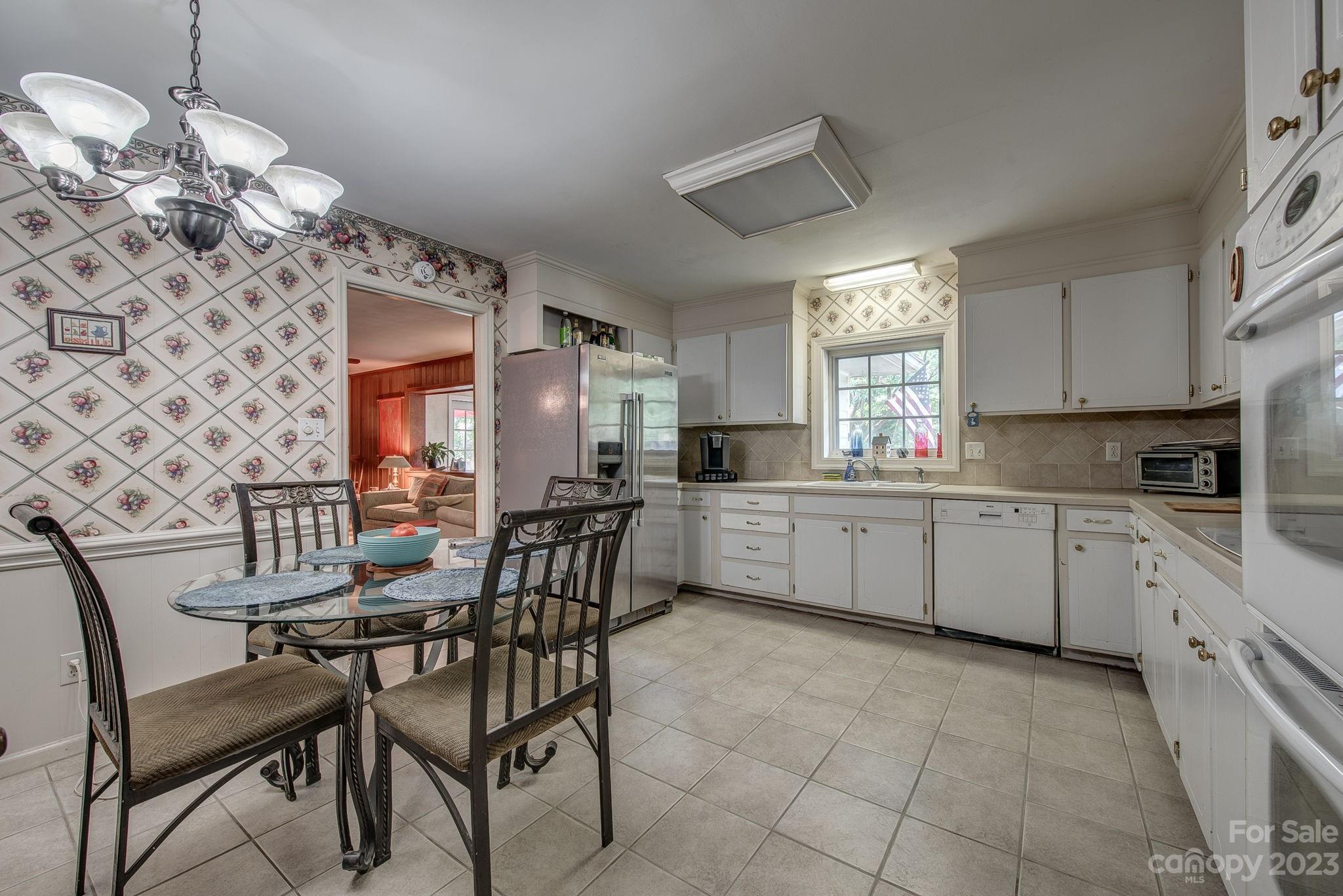 1105 Dumbarton Road