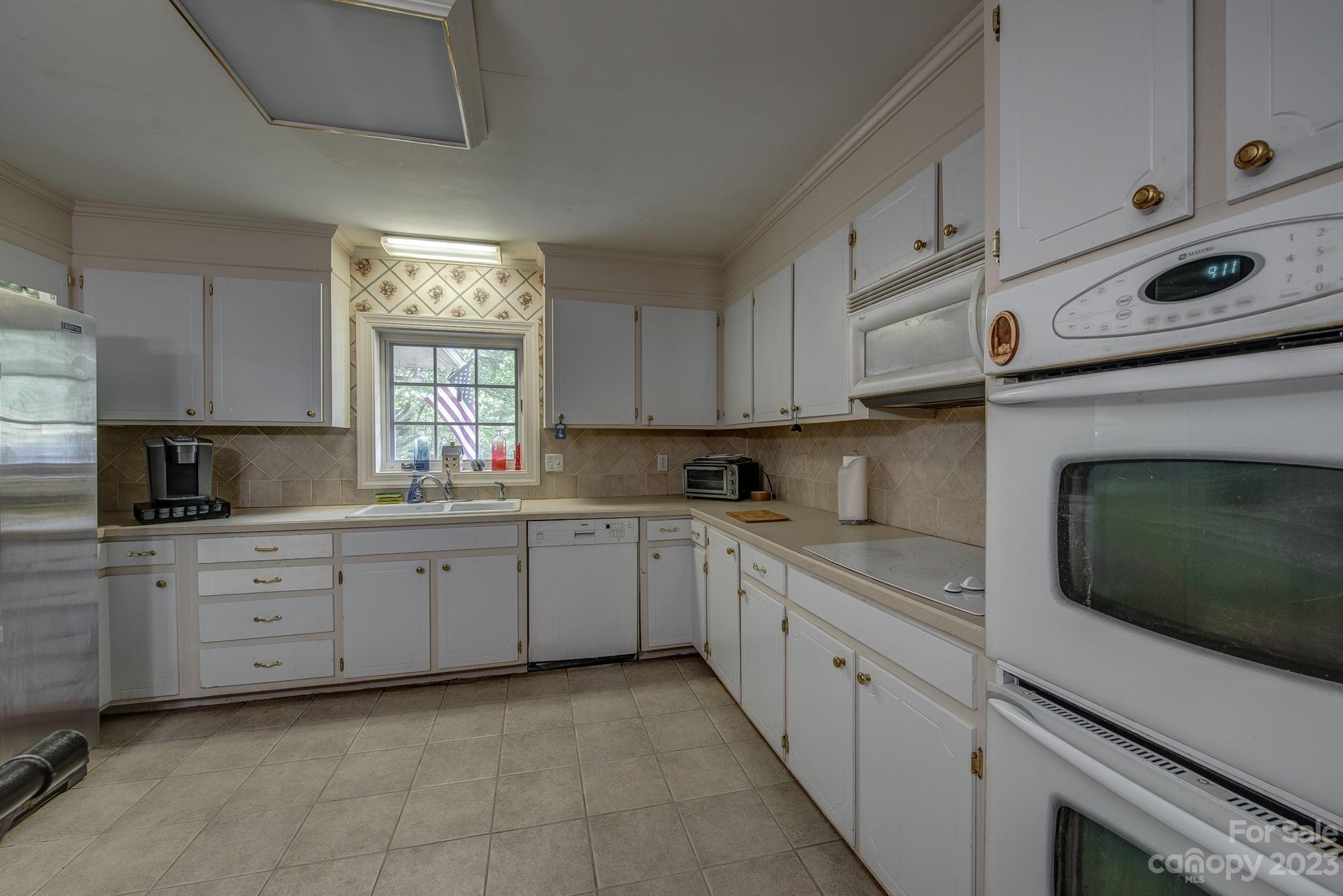 1105 Dumbarton Road