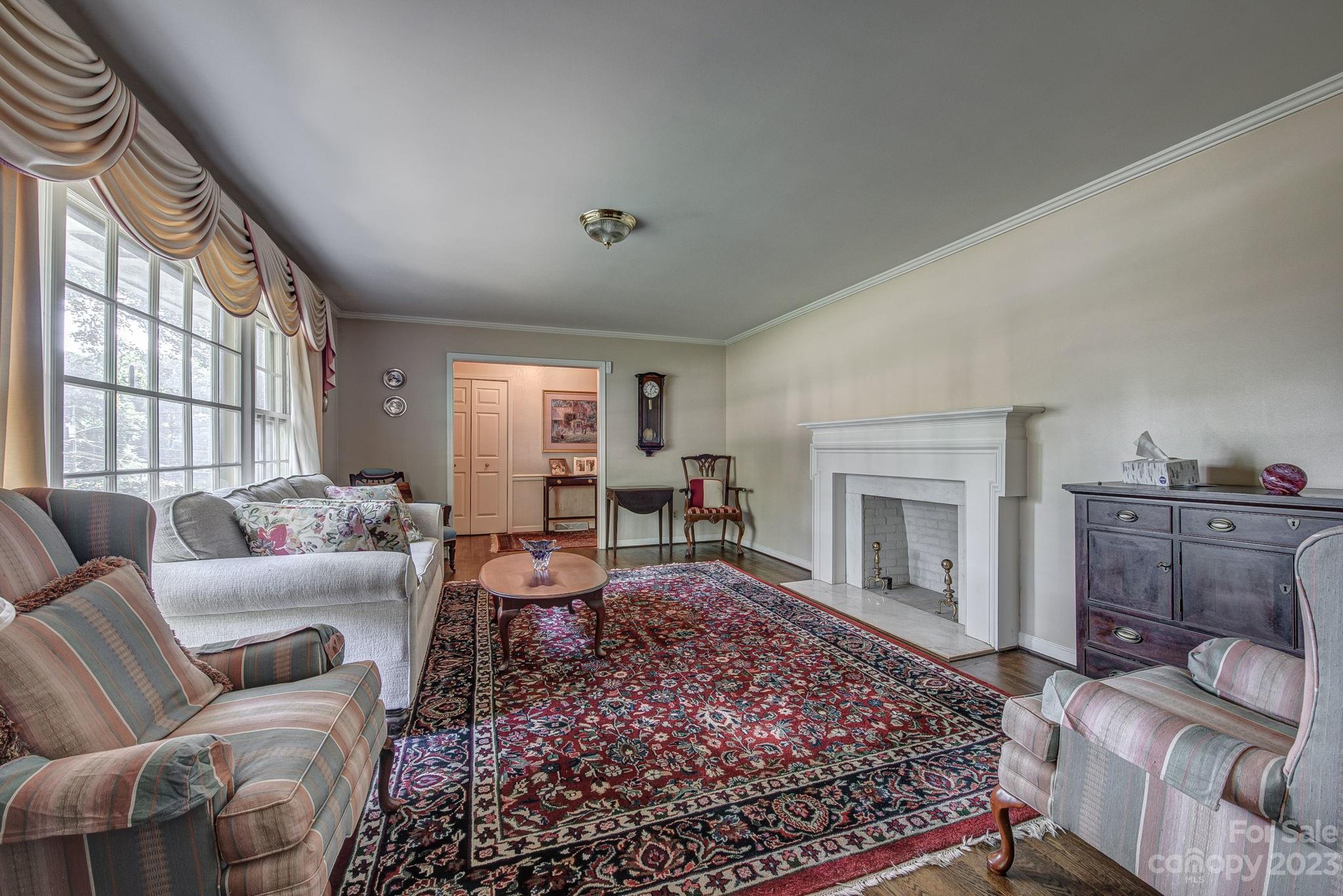 1105 Dumbarton Road
