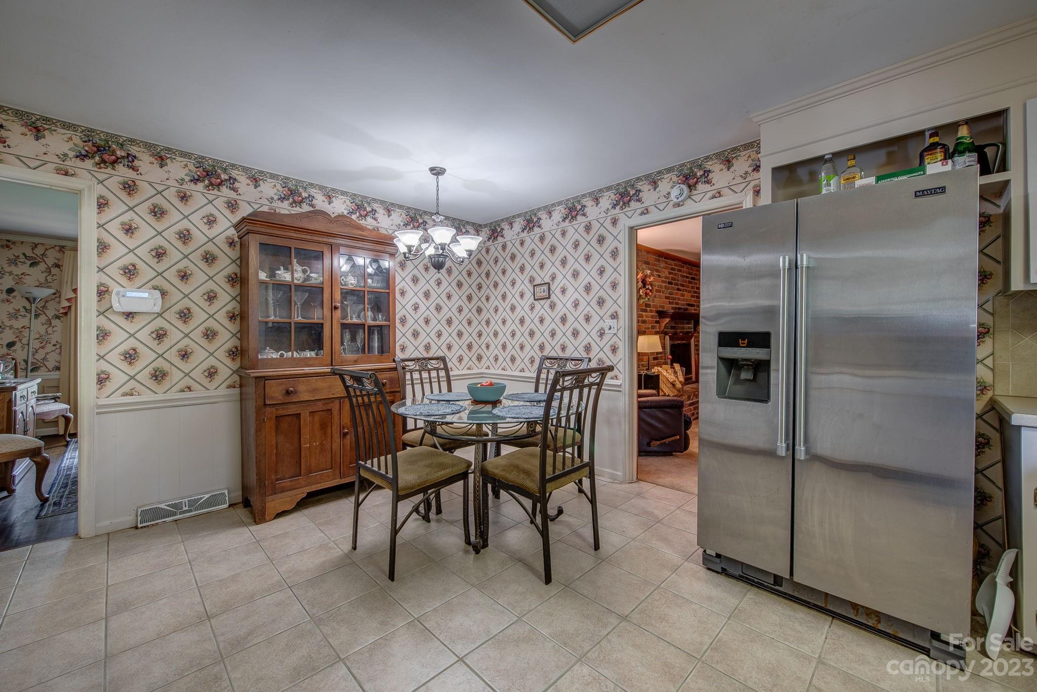 1105 Dumbarton Road