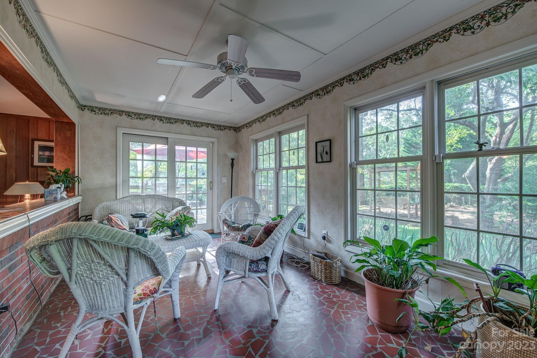 1105 Dumbarton Road