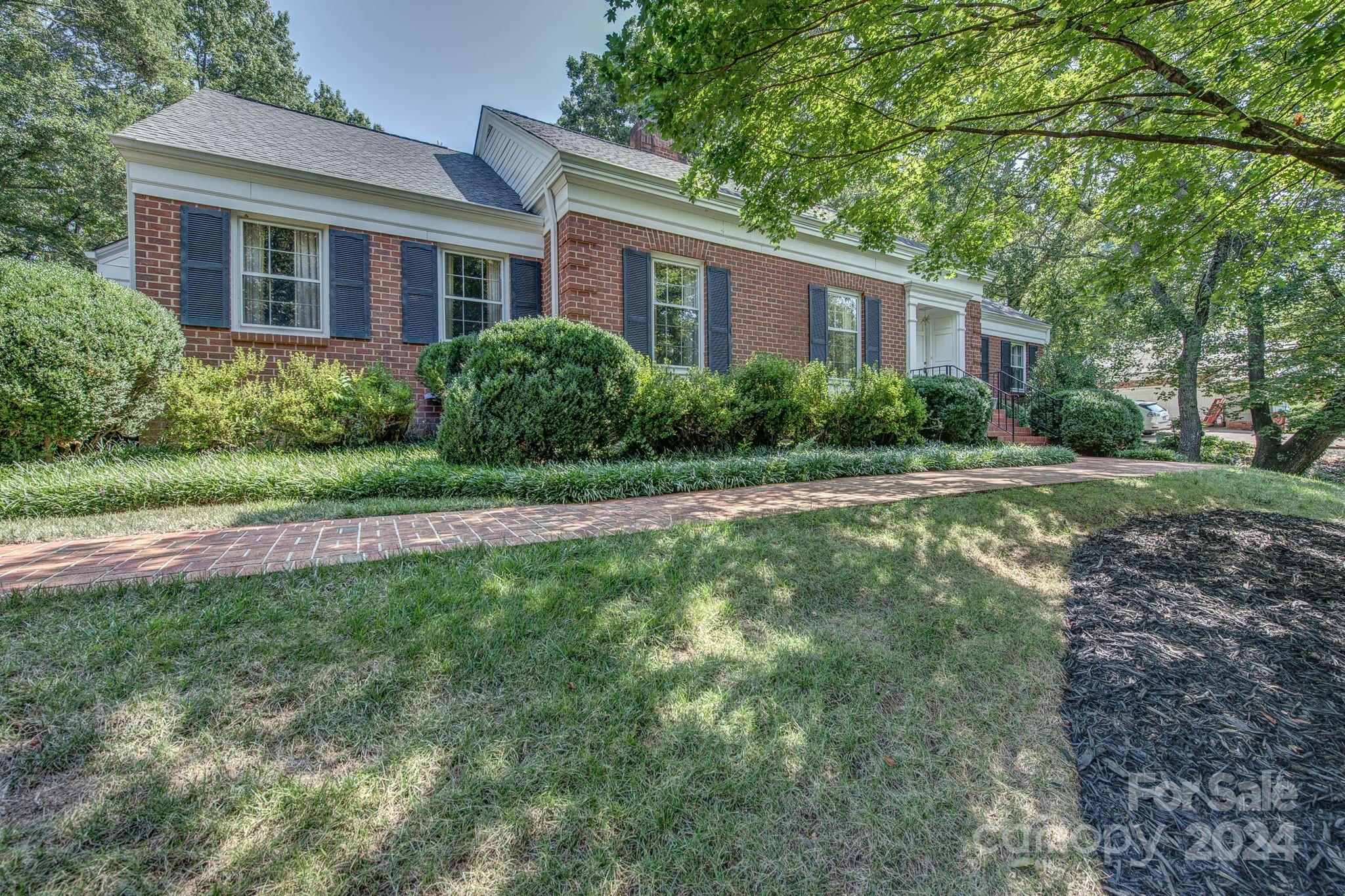 2524 Fairfax Drive